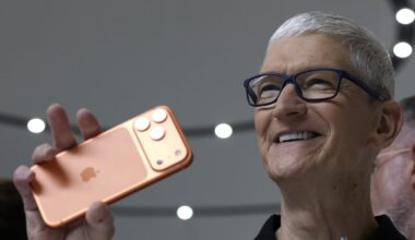 Apple disappoints with forecast dogged by supply chain