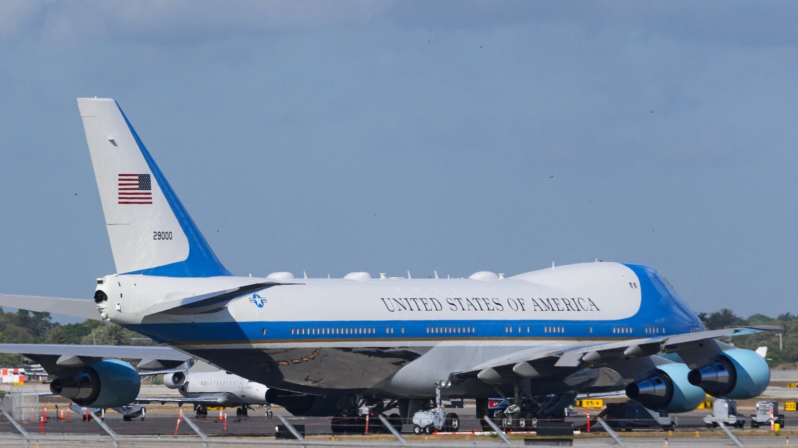 Boeing posts Q2 loss as Air Force One costs rise