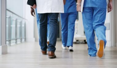 Variation in take-up of public-only consultant contract