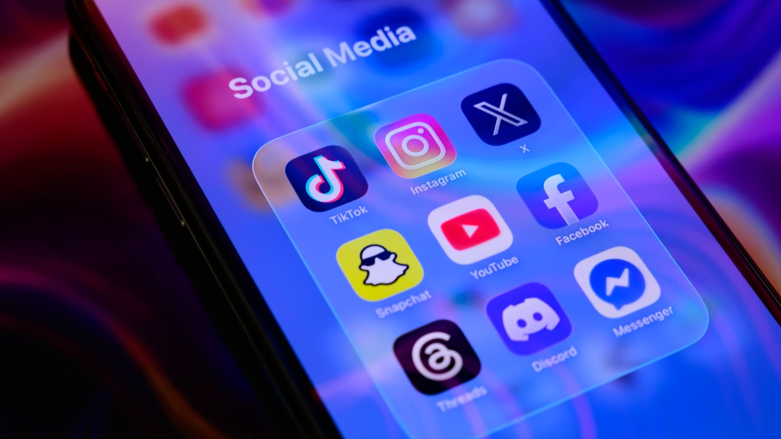 Social media ban a 'distraction', say Opposition TDs