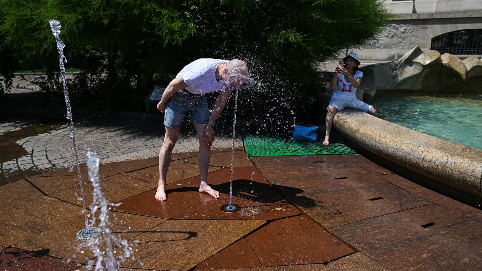 1,300 excess deaths recorded in Europe heatwave, says WHO