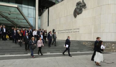 Minister has no 'hard data' to back up legal fee reform
