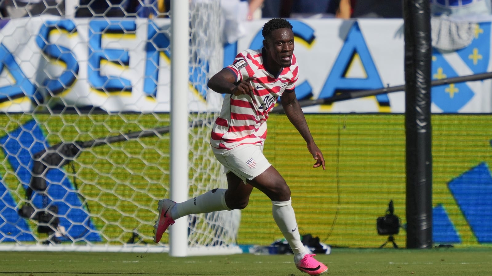 Balogun scores and sees red as USA beat brave Bosnia