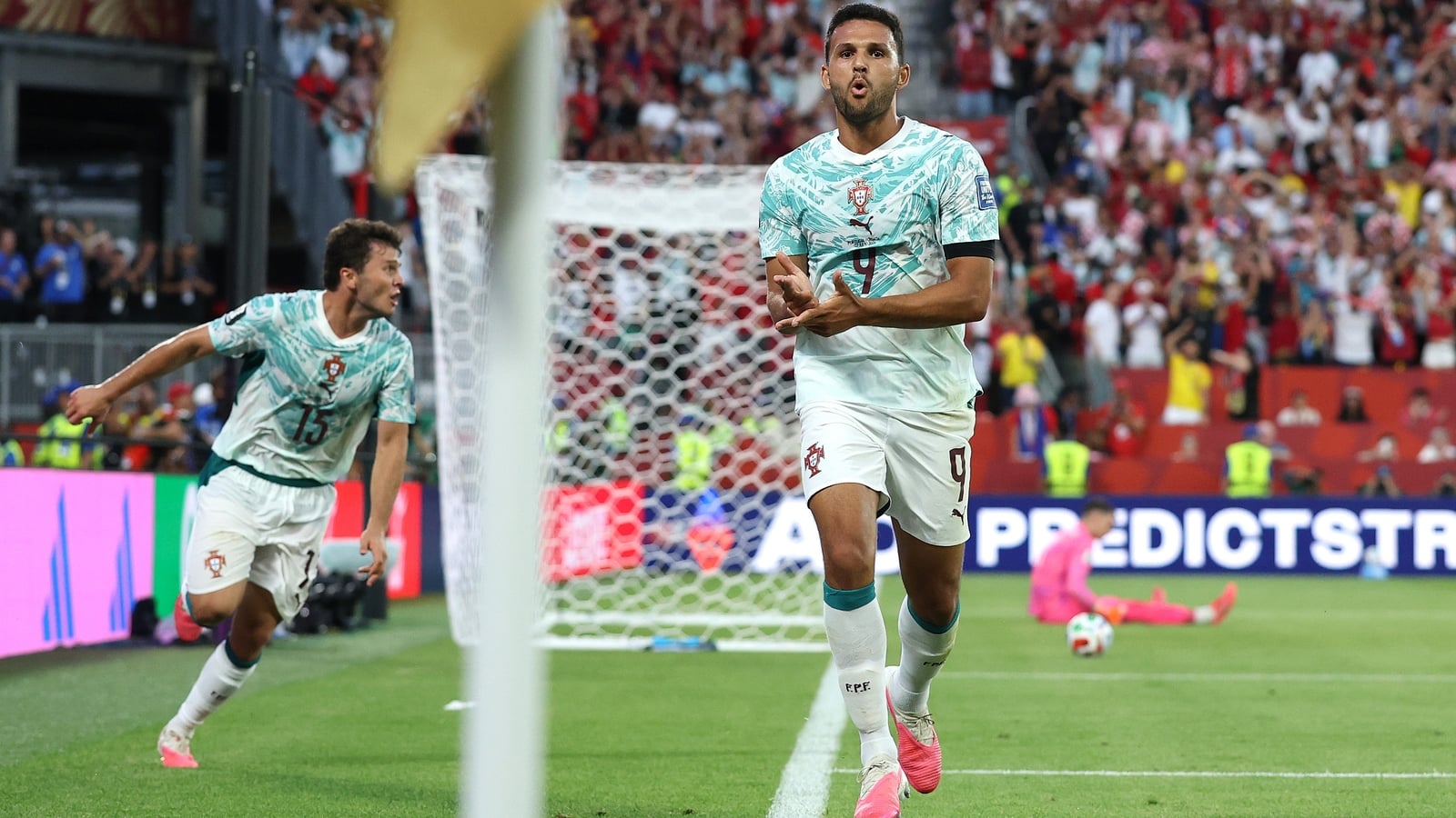 Portugal survive late drama to edge past Croatia