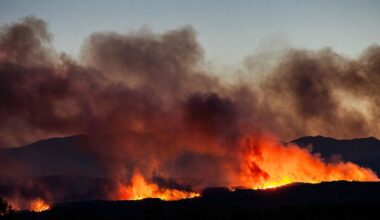 Fans banned from Tour de France stage amid wildfires