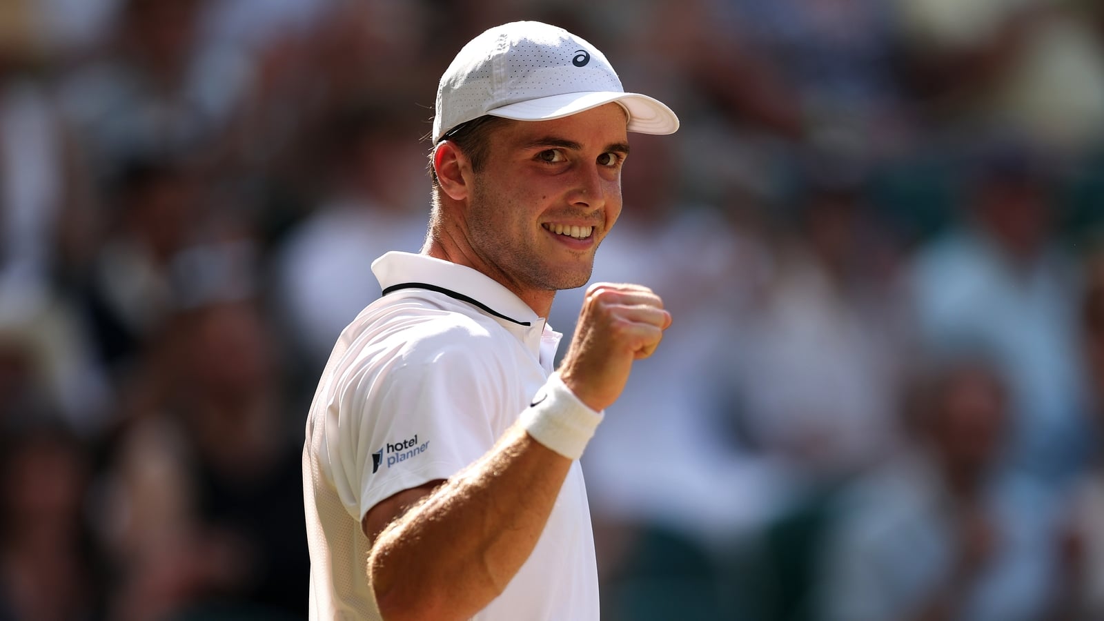 Unseeded Fery to take on Zverev in Wimbledon semi-final