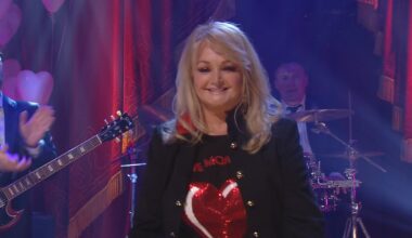 Watch: Bonnie Tyler sings Total Eclipse of the Heart