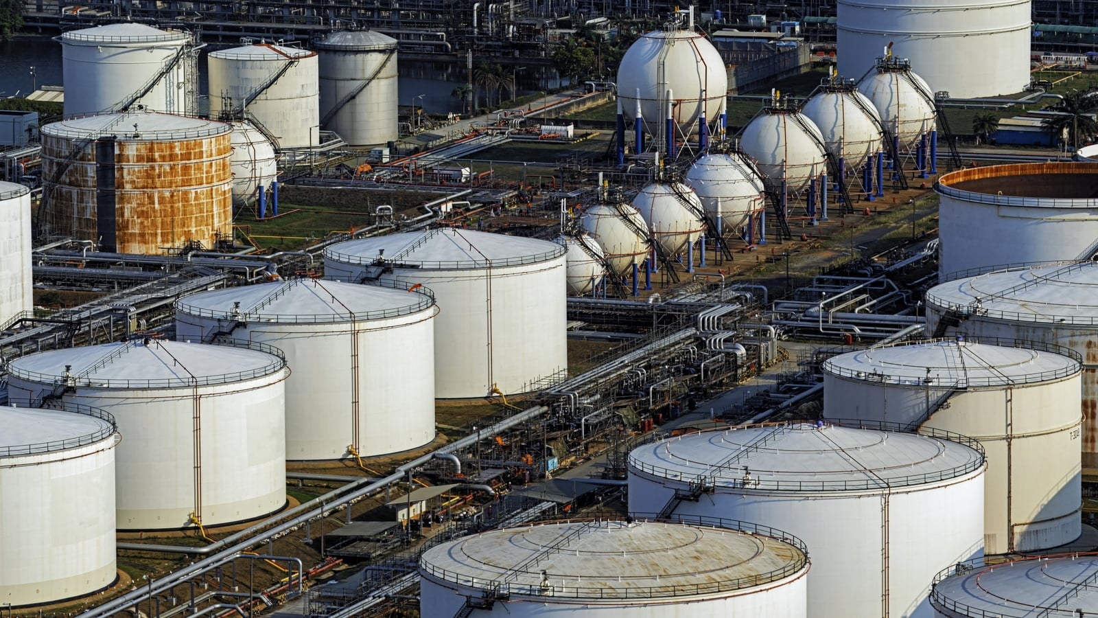 Imported fossil fuels met 78% of energy needs in 2025