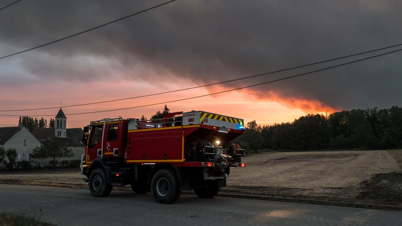 Fire of 'exceptional scale' rages south of Paris