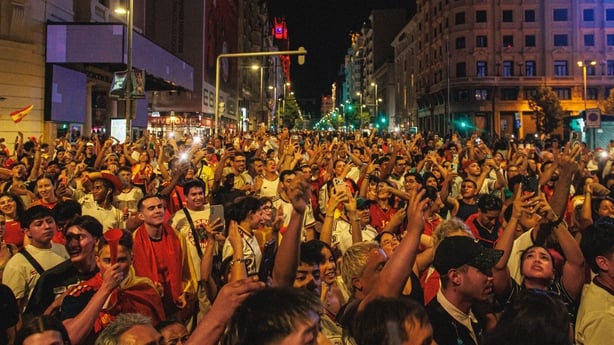 MADRID, SPAIN - 2026/07/20: Fans celebrate Spain's FIFA World Cup 2026 victory over Argentina along the streets of Madrid. Final scores; Spain 1- 0 Argentina. (Photo by Marco Barada/SOPA Images/LightRocket via Getty Images)