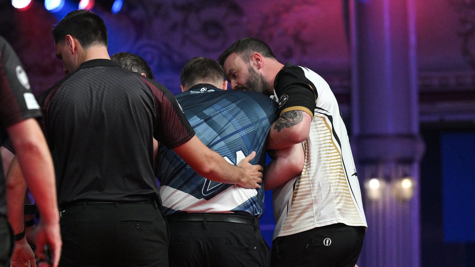 Menzies taken ill on World Matchplay stage