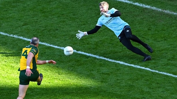 Dublin , Ireland - 29 March 2026; Michael Murphy of Donegal shoots to score his side's second goal past Kerry goalkeeper Shane Murphy during the Allianz Football League Division 1 final match between Kerry and Donegal at Croke Park in Dublin. (Photo By Ramsey Cardy/Sportsfile via Getty Images)