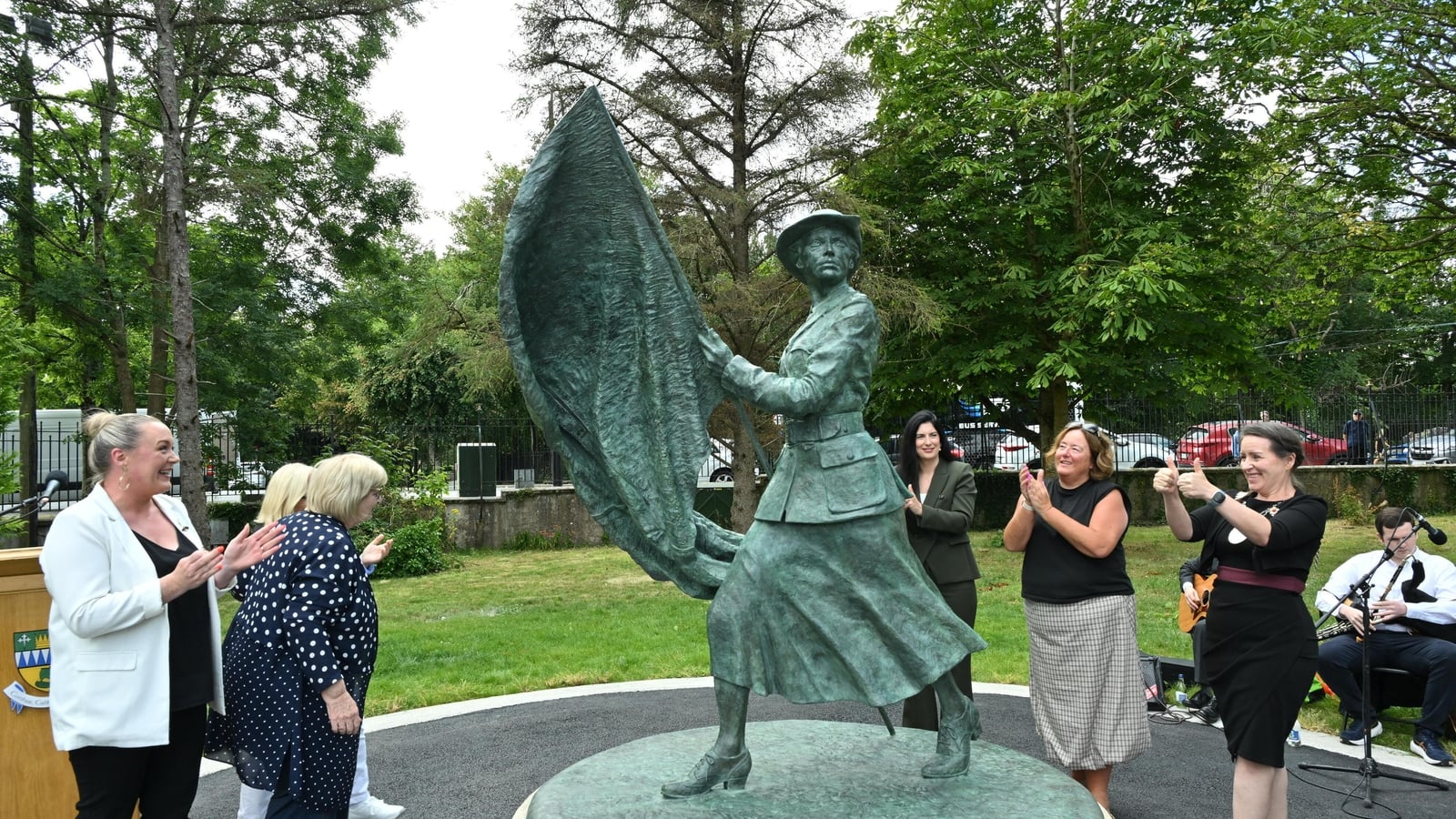 'Spirit of the Kerry Women' sculpture unveiled in Tralee