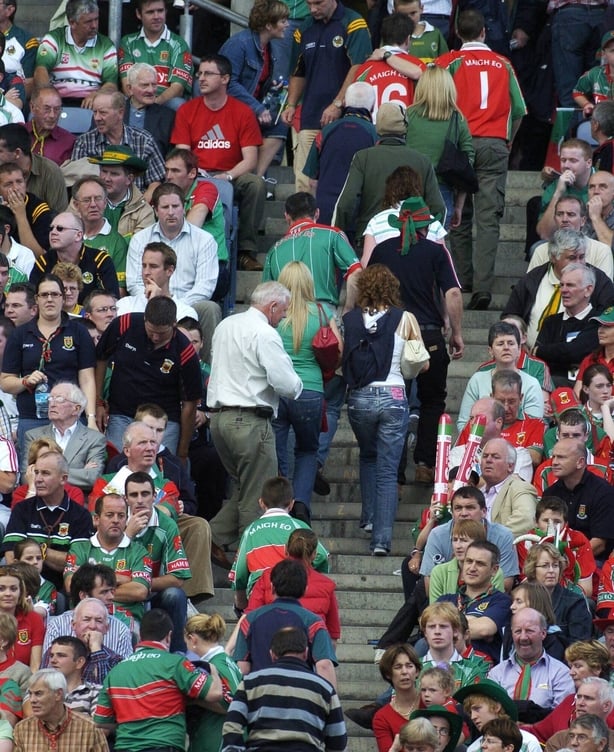 17 September 2006; Mayo supporters head home early. Bank of Ireland All-Ireland Senior Football Championship Final, Kerry v Mayo, Croke Park, Dublin. Picture credit: Ray McManus / SPORTSFILE