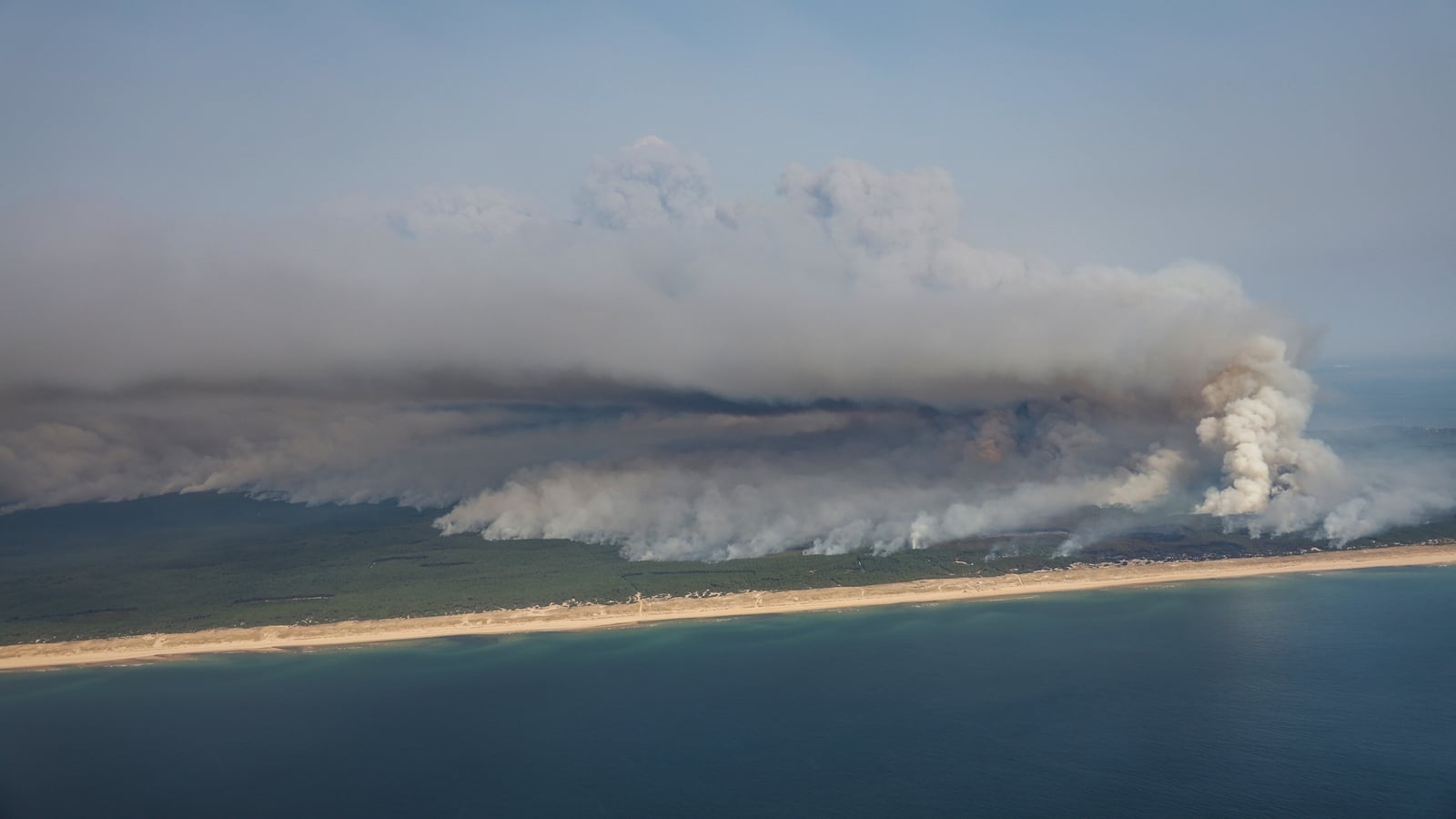 Level of wildfires 'never been seen before'
