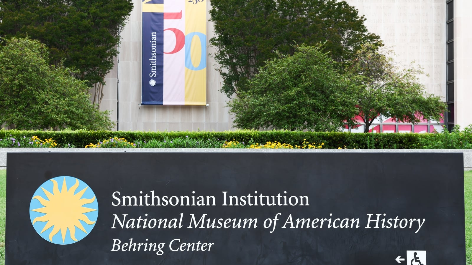 Trump orders disclaimers outside American history museum