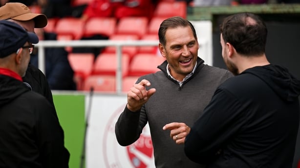 25 July 2026; Sligo Rovers manager Darren Purse speaks to staff before the SSE Airtricity Men's Premier Division match between Sligo Rovers and Drogheda United at The Showgrounds in Sligo. Photo by Paul Phelan/Sportsfile
