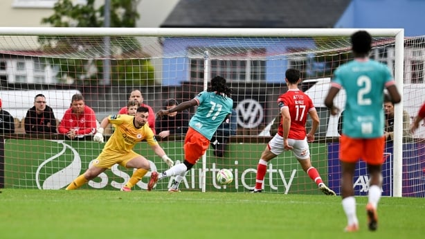 25 July 2026; Thomas Oluwa of Drogheda United scores his side's first goal during the SSE Airtricity Men's Premier Division match between Sligo Rovers and Drogheda United at The Showgrounds in Sligo. Photo by Paul Phelan/Sportsfile