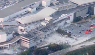 People trapped in shopping centre after Japan quake
