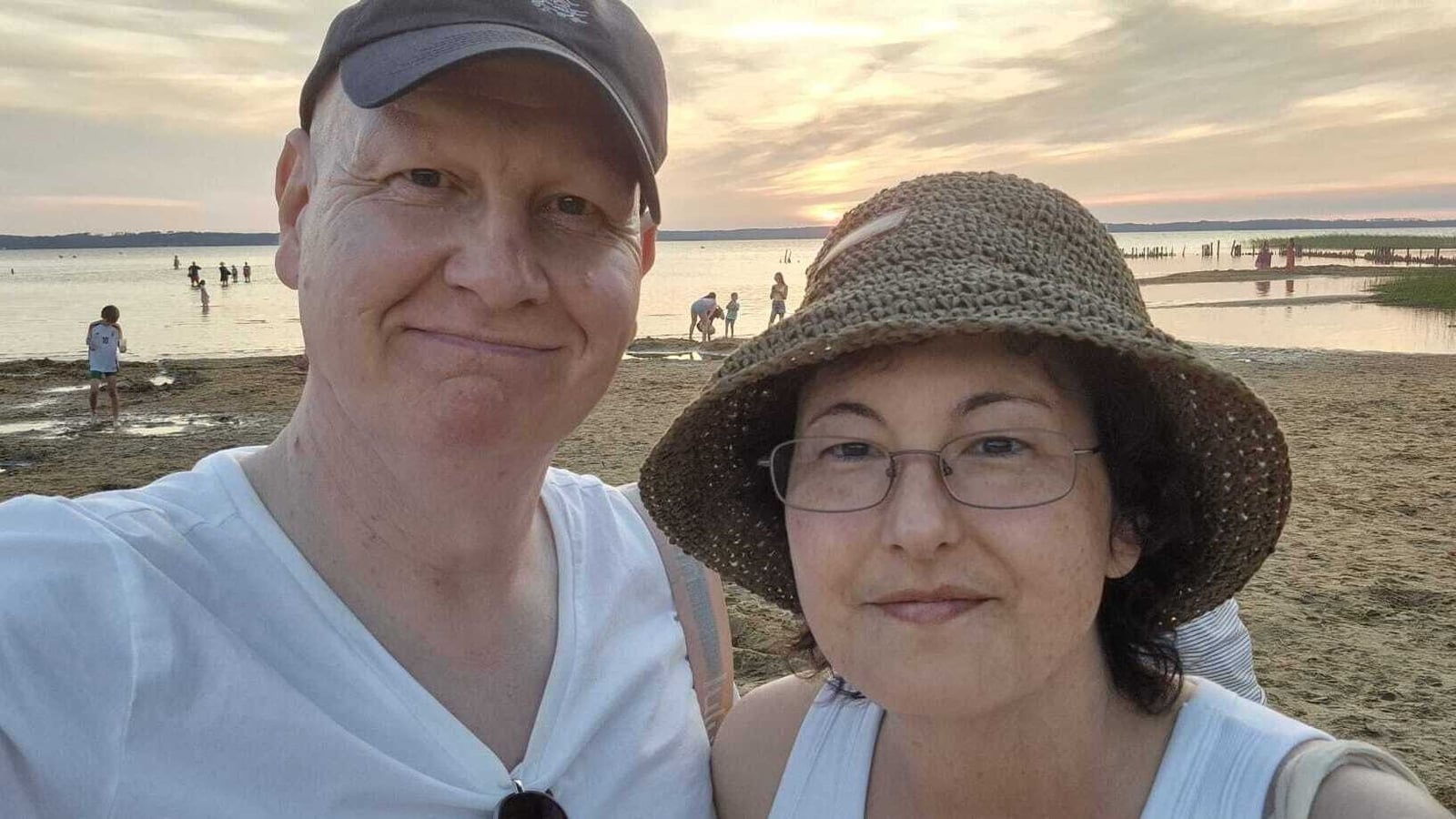 'Alert! Get out!' - Irish family flees French wildfire