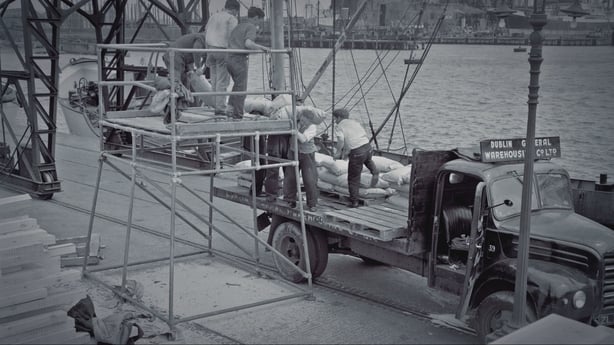 Black and White picture of Dublin port from years ago.