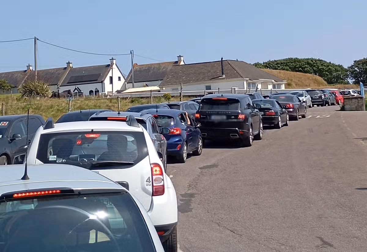 Queues at Garretstown during the warm weather