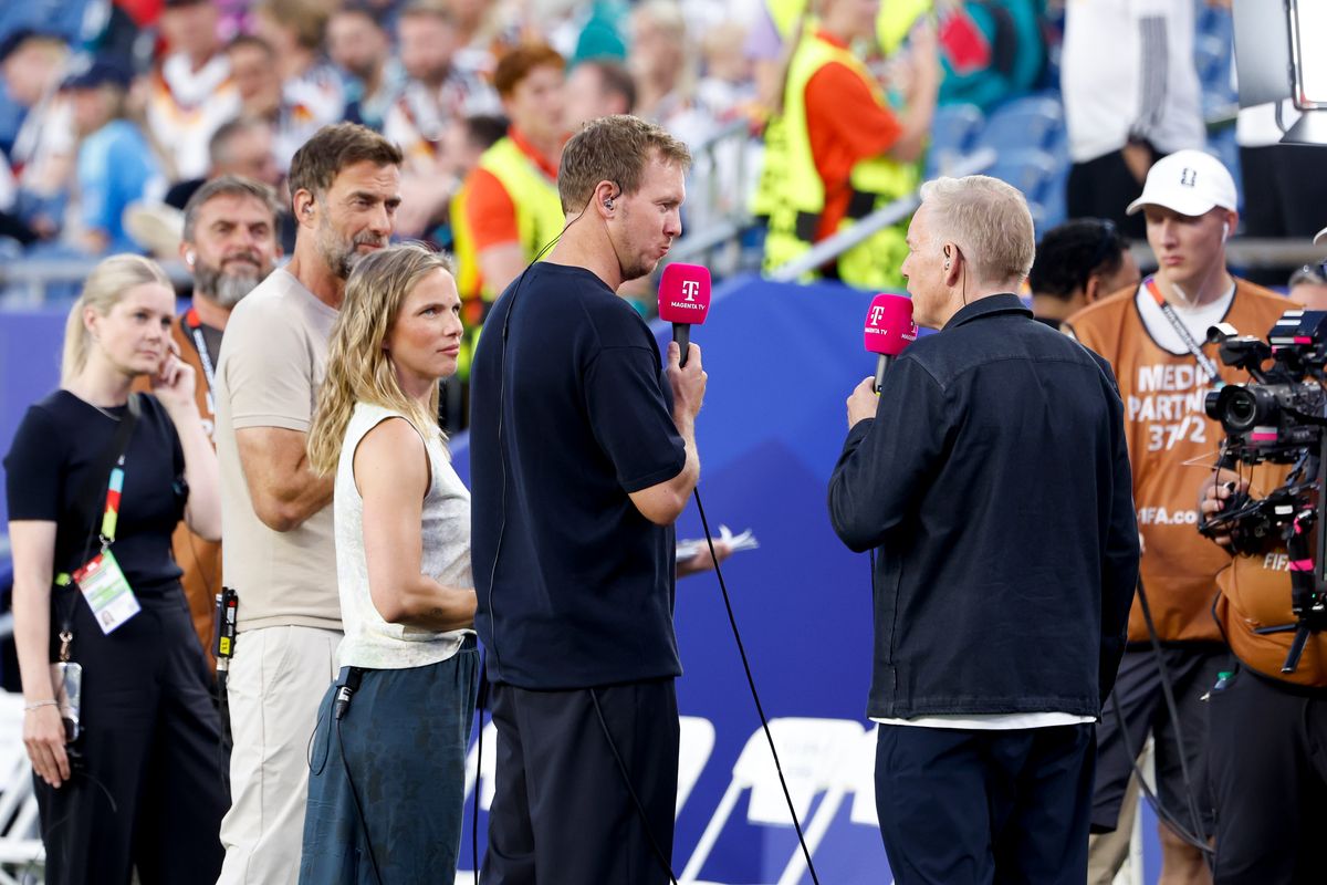 Julian Nagelsmann, Jurgen Klopp, Tabea Kemme, and Johannes B. Kerner during a Magenta TV broadcast