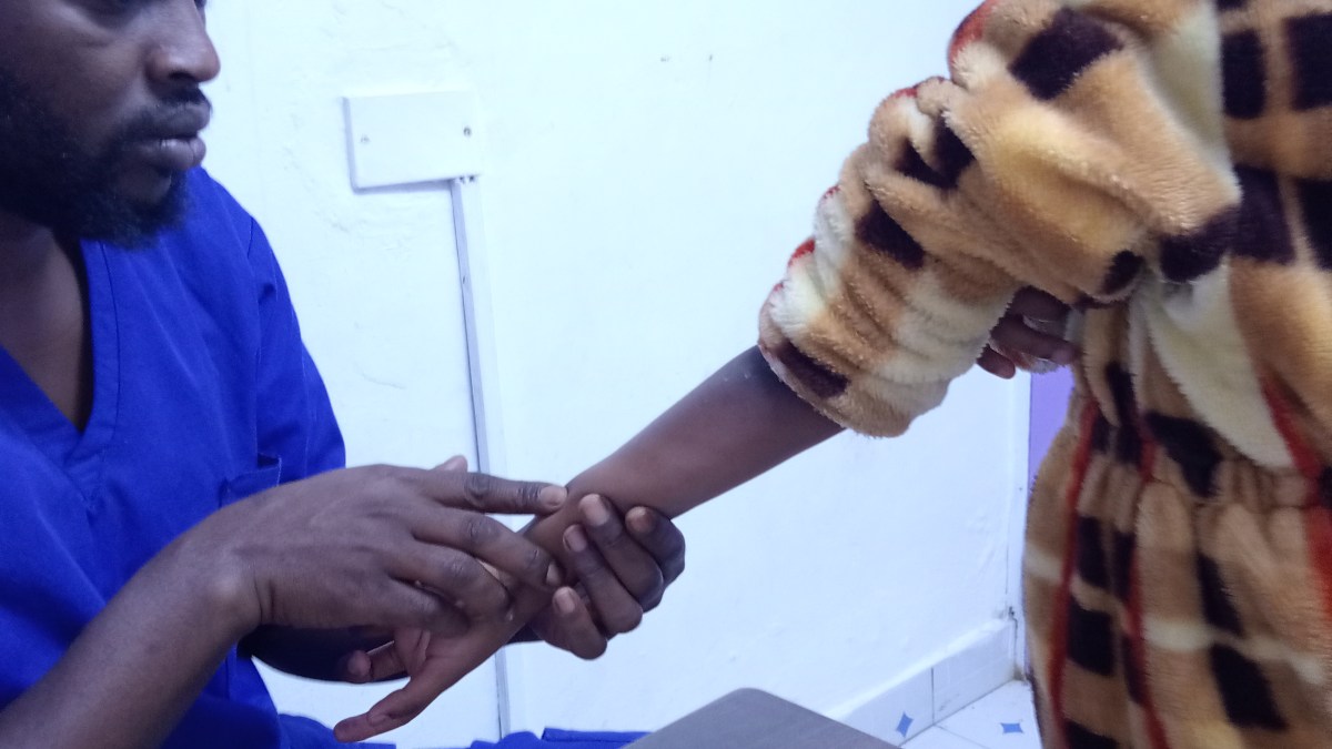 How Kenyan volunteers hunt polio’s hidden trail | News