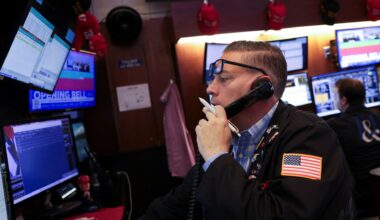 Treasury yields fall as traders weigh domestic outlook and fresh Middle East strikes