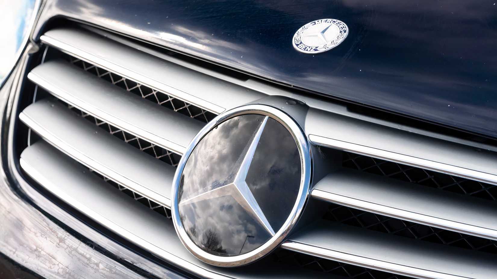 2003 Mercedes-Benz SL 600 front grille