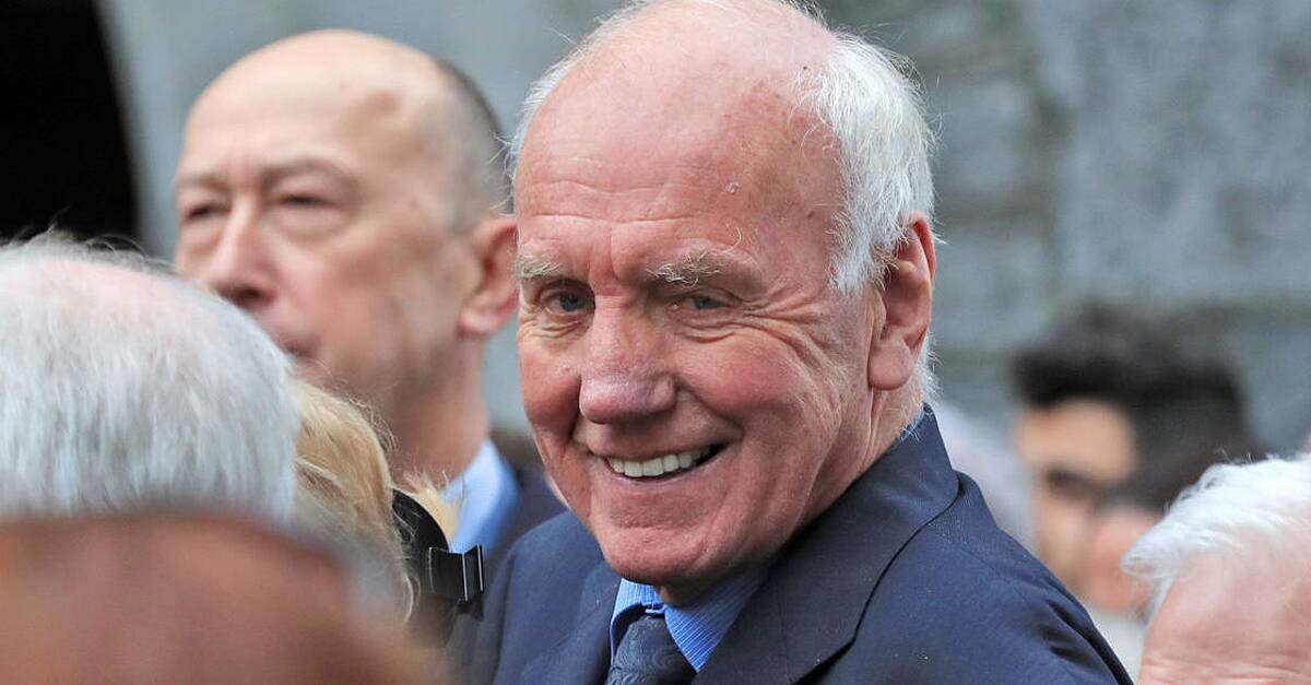 Former foreign affairs minister David Andrews dies aged 91