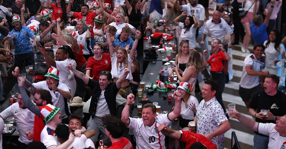 Many pubs set to remain closed for England-Mexico World Cup game
