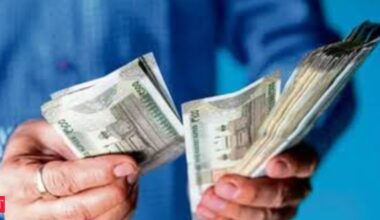 Cash transfer schemes for women should be reviewed in light of inflation: PM advisory panel
