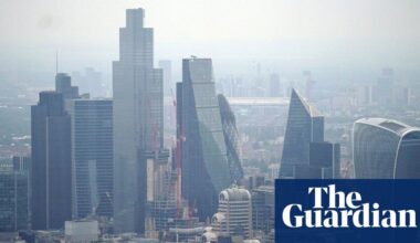 Reeves to launch City ‘skills compact’ committing firms to retrain staff in AI | Financial sector