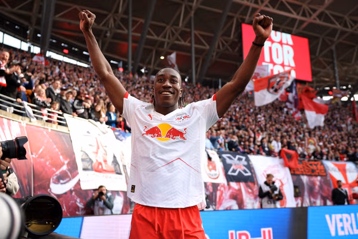 Yan Diomande celebrates during an RB Leipzig game
