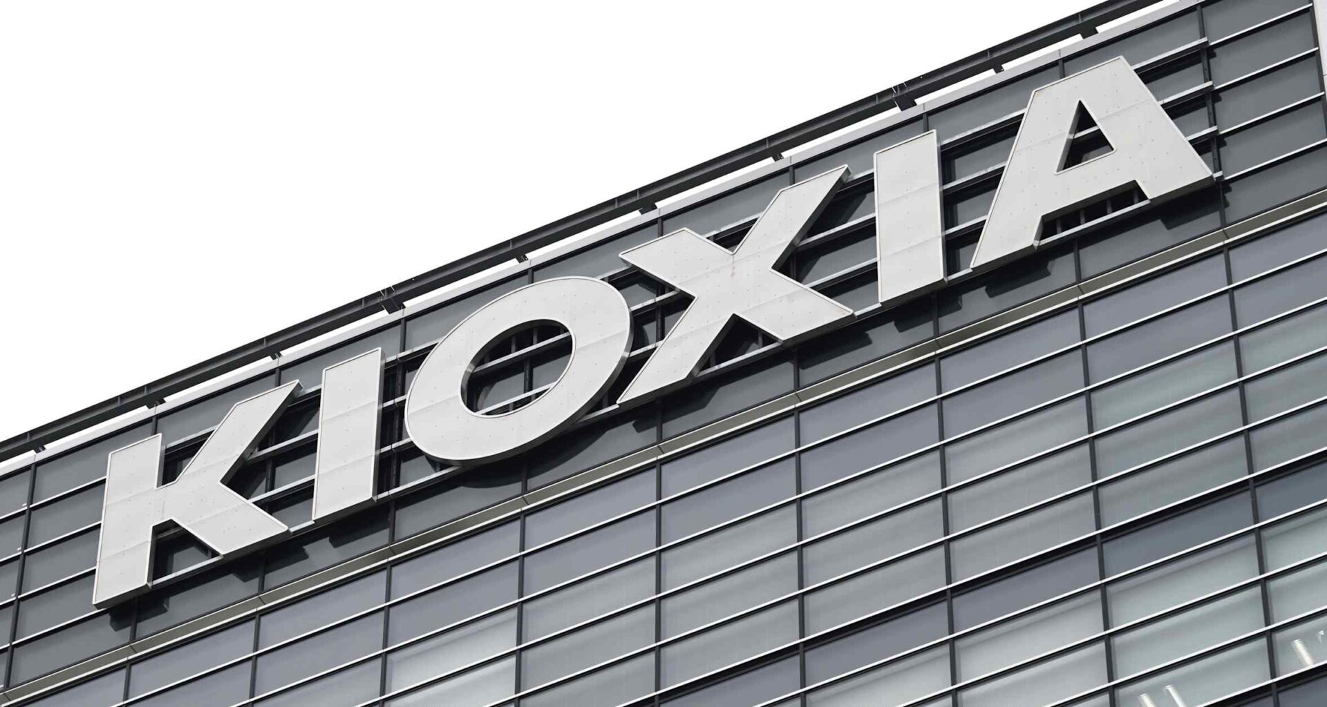Kioxia dives 16% as AI stocks face deleveraging