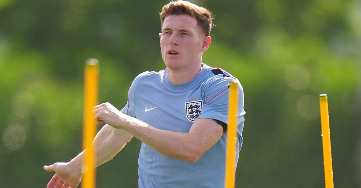 Elliot Anderson sends Manchester United a message after completing City move