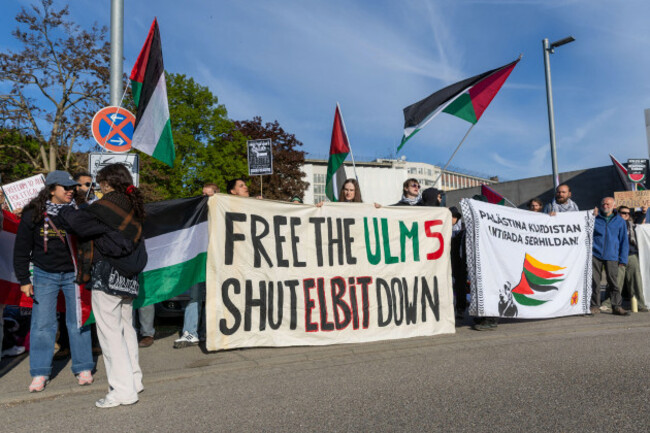 27-april-2026-baden-wurttemberg-stuttgart-in-front-of-the-court-building-at-the-activists-have-gathered-for-a-solidarity-rally-before-the-start-of-the-trial-against-five-pro-palestine-activists-ho