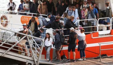 France sends boats to evacuate tourist hotspot Cap Ferret as wildfires rage