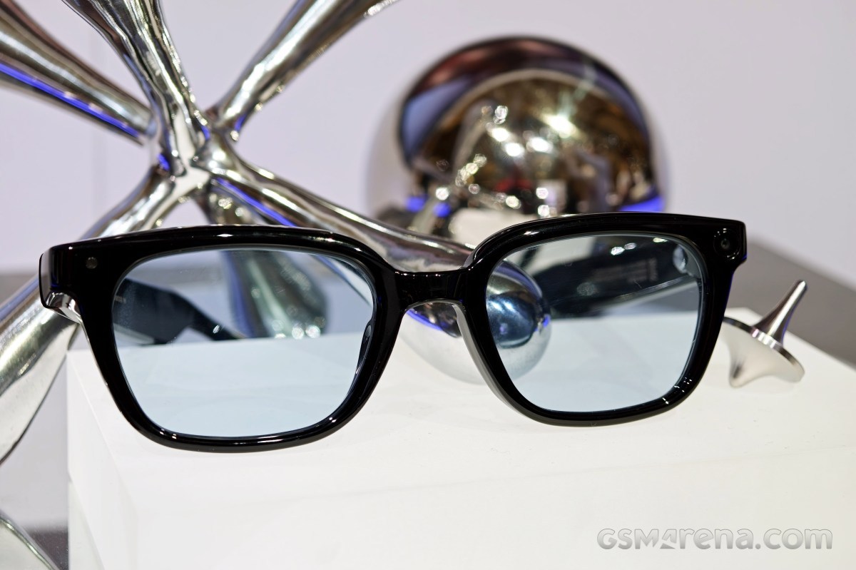 Samsung's smart glasses running Android XR