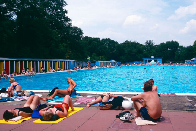 tooting-bec-lido-london-uk-europe