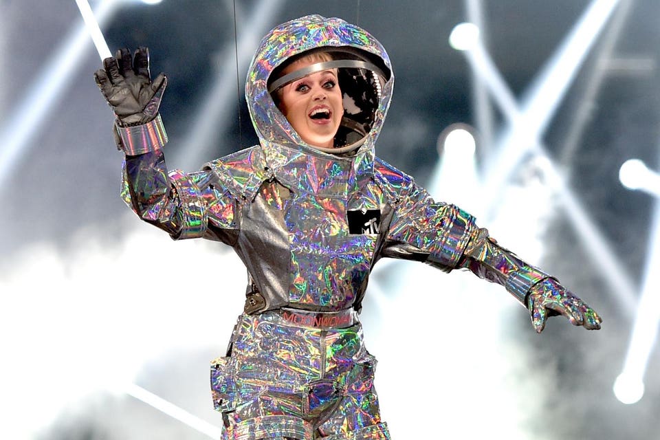 2017 MTV Video Music Awards - Roaming Show