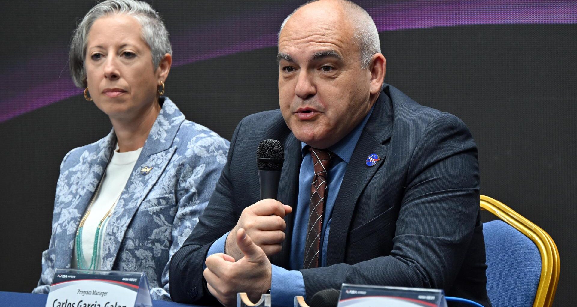 NASA Moon Base Program Manager Carlos Garcia-Galan, right, speaks during a press conference hosted by the Korea AeroSpace Administration (KASA) in Seoul, Wednesday. Chief Architect Nujoud Merancy joined Garcia-Galan at the event. Courtesy of KASA