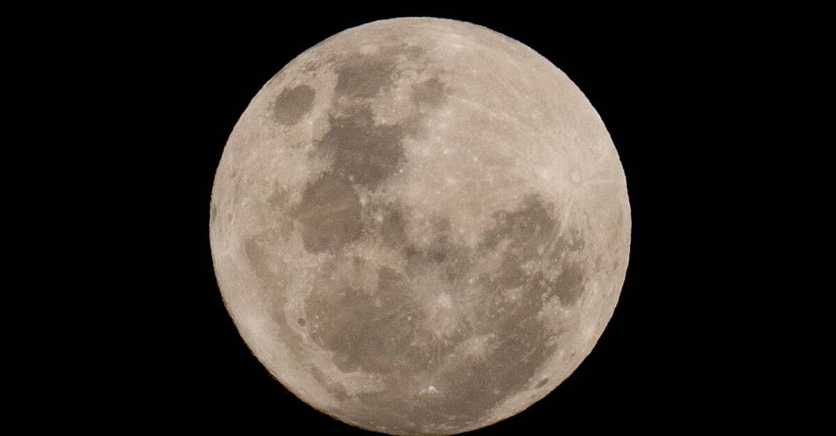 Discarded SpaceX rocket on a high-speed collision course with the Moon