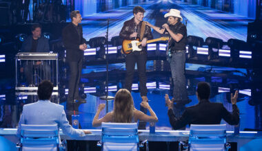 American Idol - 916 (Grand Finale) Ryan Seacrest, Lucas Leon, and Brad Paisley