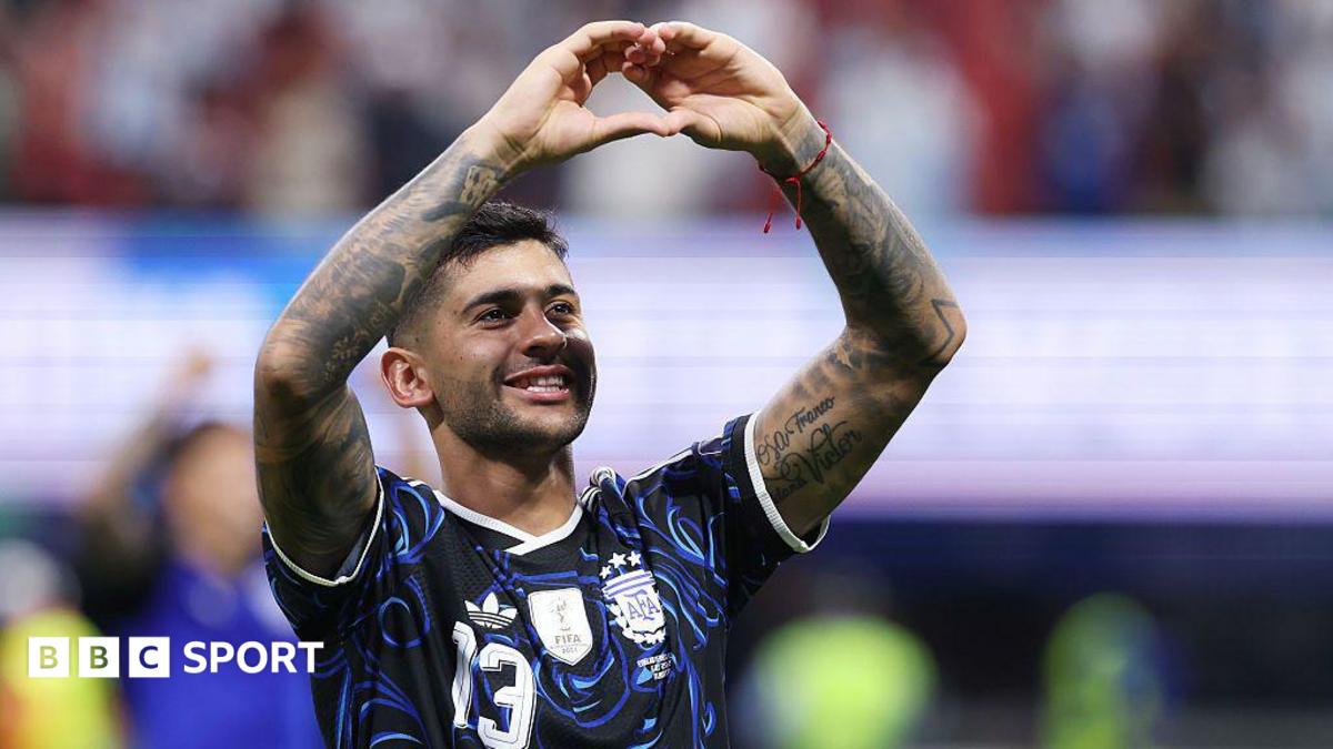 Cristian Romero celebrates Argentina's 2-1 World Cup semi-final win over England