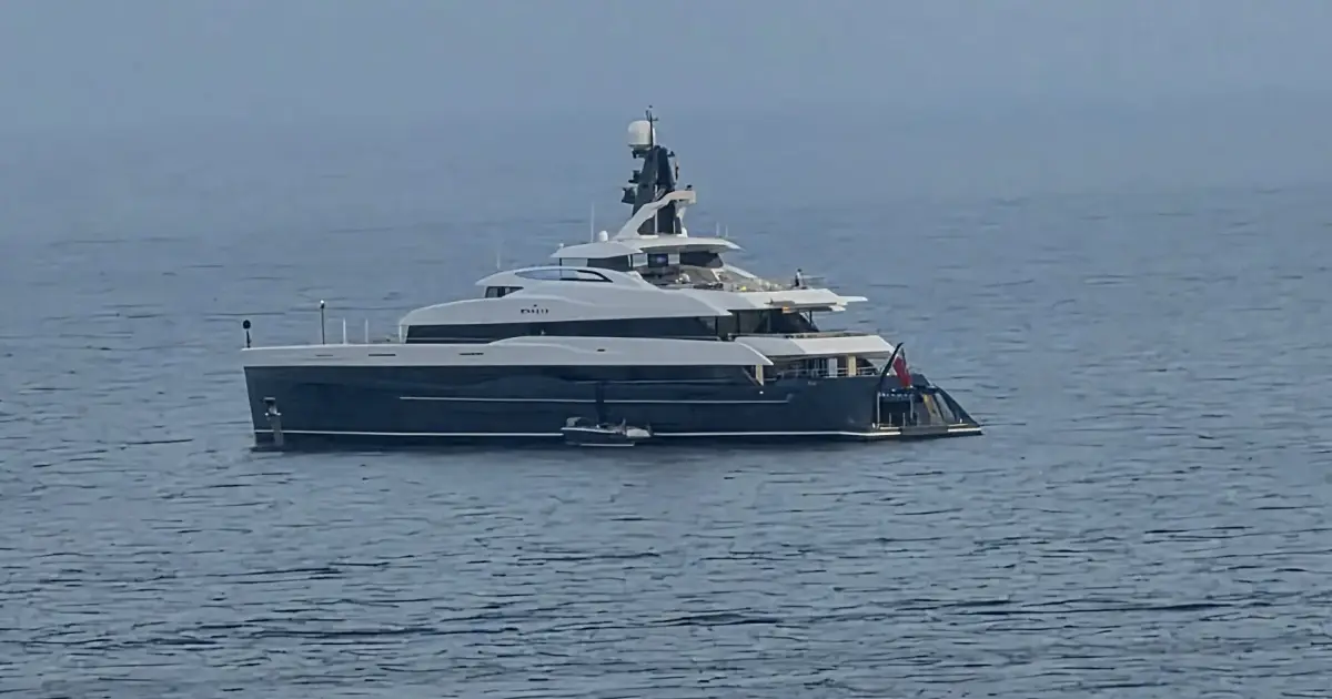 Basketball legend Michael Jordan and his yacht returns to Mallorca, off Puerto Portals