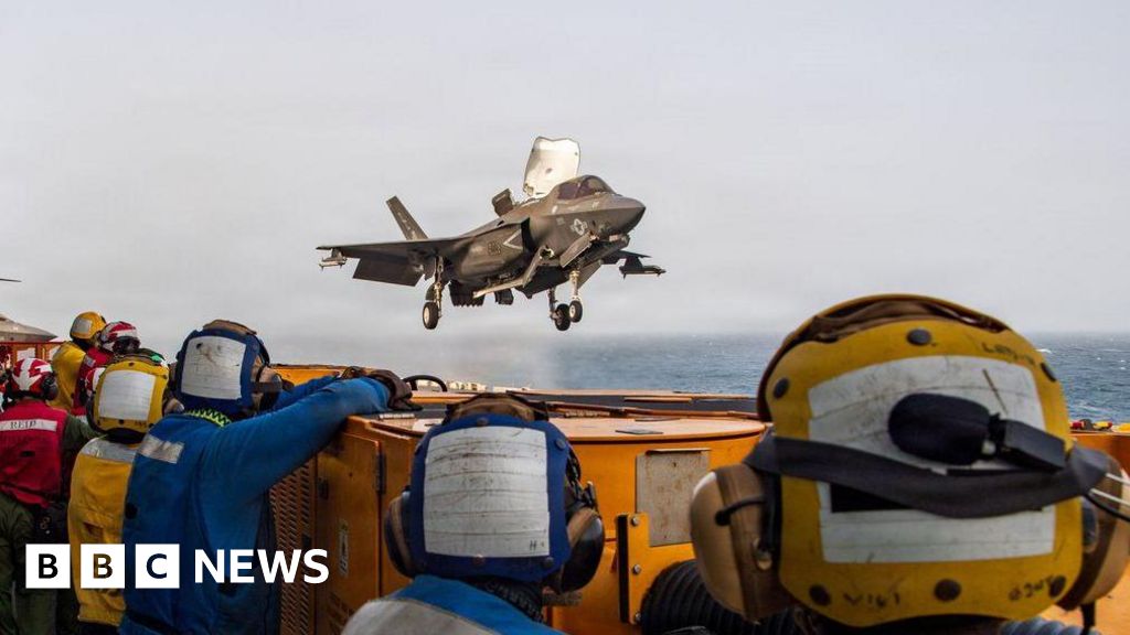 US launches fresh strikes on Iran, as Trump warns of retaliation for death of soldiers - BBC