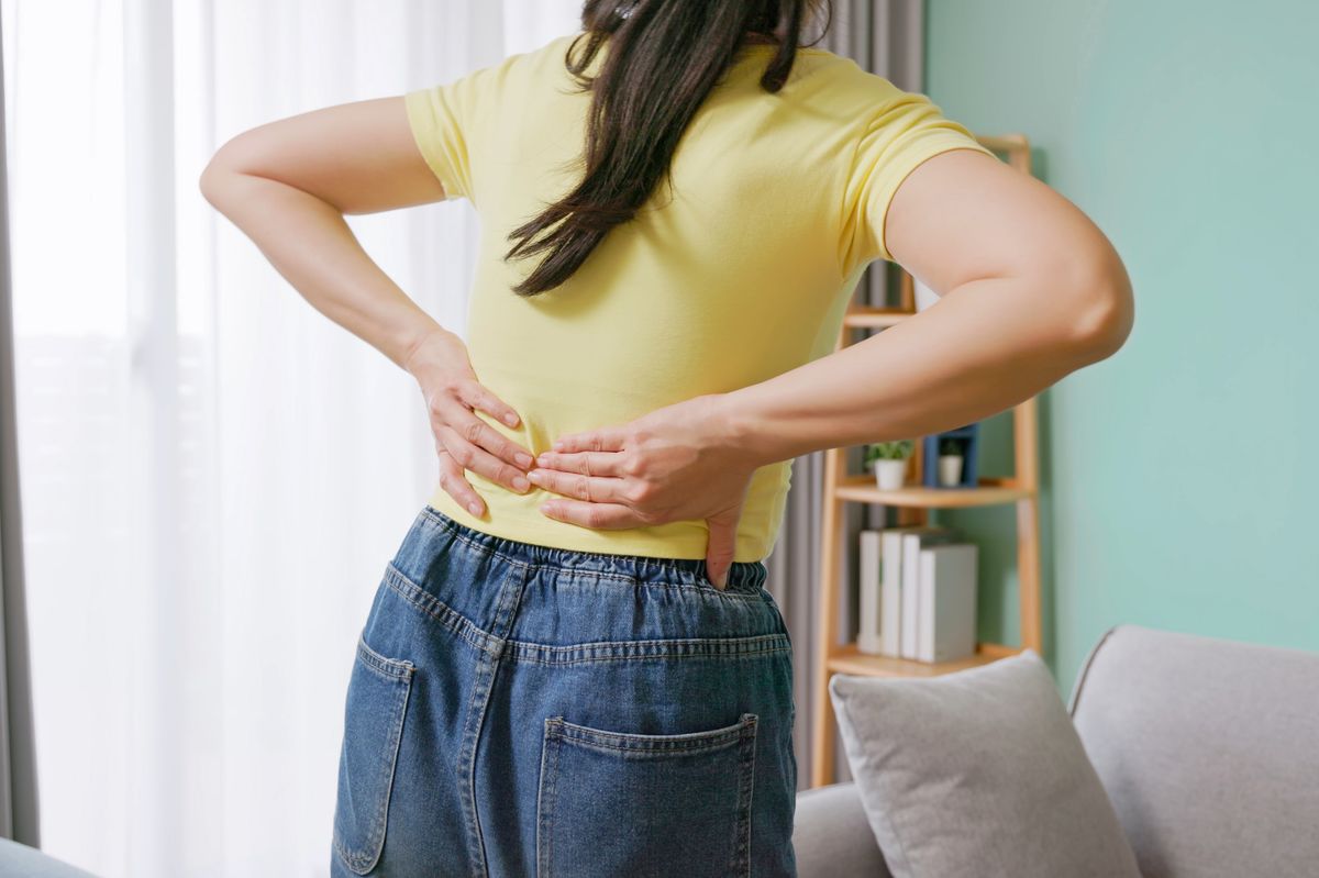 A back ache can be an early warning sign of mpox