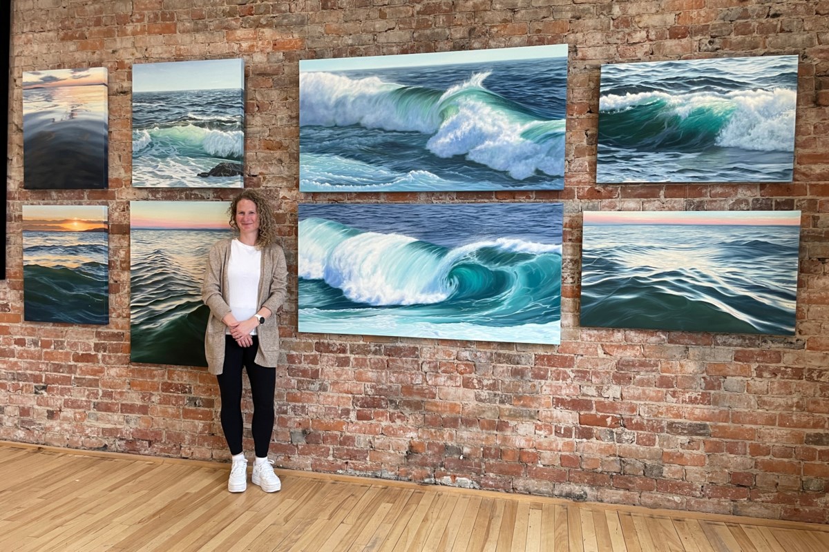 Award-winning artist brings new coastal works to Cloud Gallery
